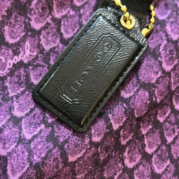 Coach Purple Snake Print Getaway Packable Travel Weekender Tote with Pouch. NWT - Picture 3 of 11